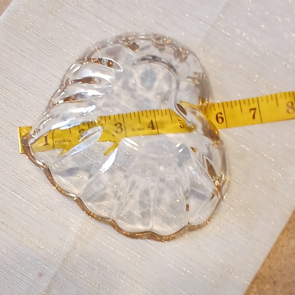 ♥️Heart-Shaped Glass Dish with Gold Trim - Picture 6 of 7